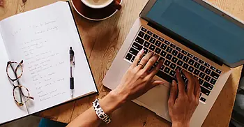 Thumbnail - Effective business writing VR Training